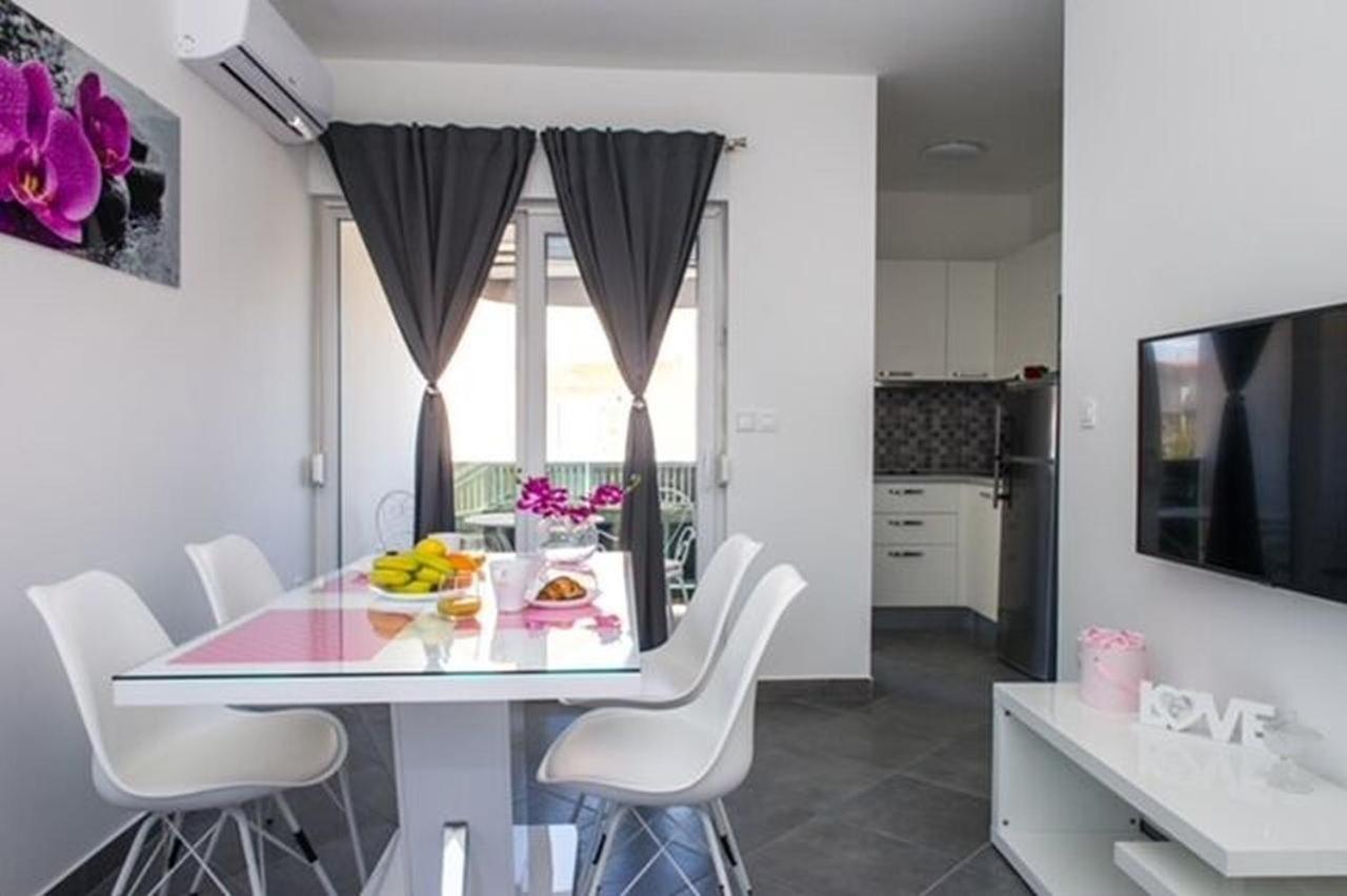 Apartments Zdeslav Rogoznica  Buitenkant foto
