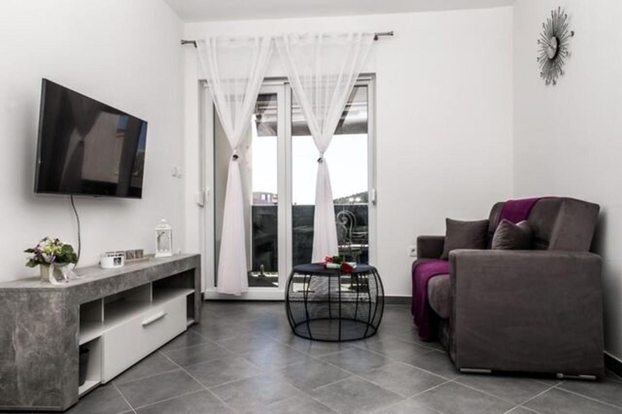 Apartments Zdeslav Rogoznica  Buitenkant foto