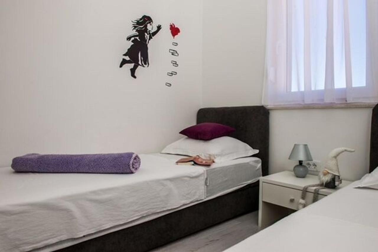 Apartments Zdeslav Rogoznica  Buitenkant foto