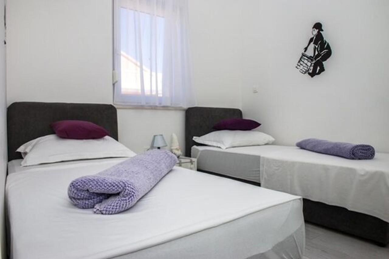 Apartments Zdeslav Rogoznica  Buitenkant foto